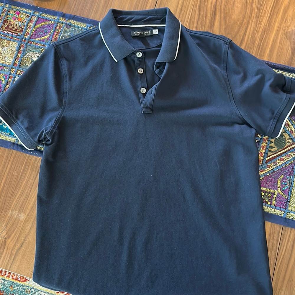 Blue banana republic polo with white trim, great condition